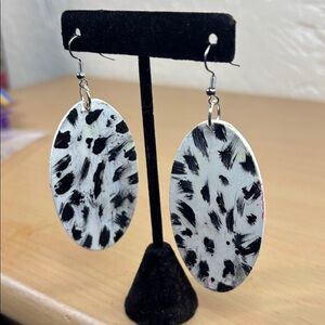 Elegant Black and White Oval Earrings